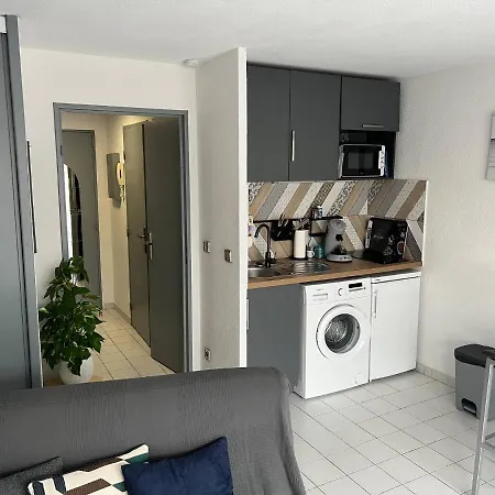 Apparthotel Calme Dans Le Centre Ville 아파트